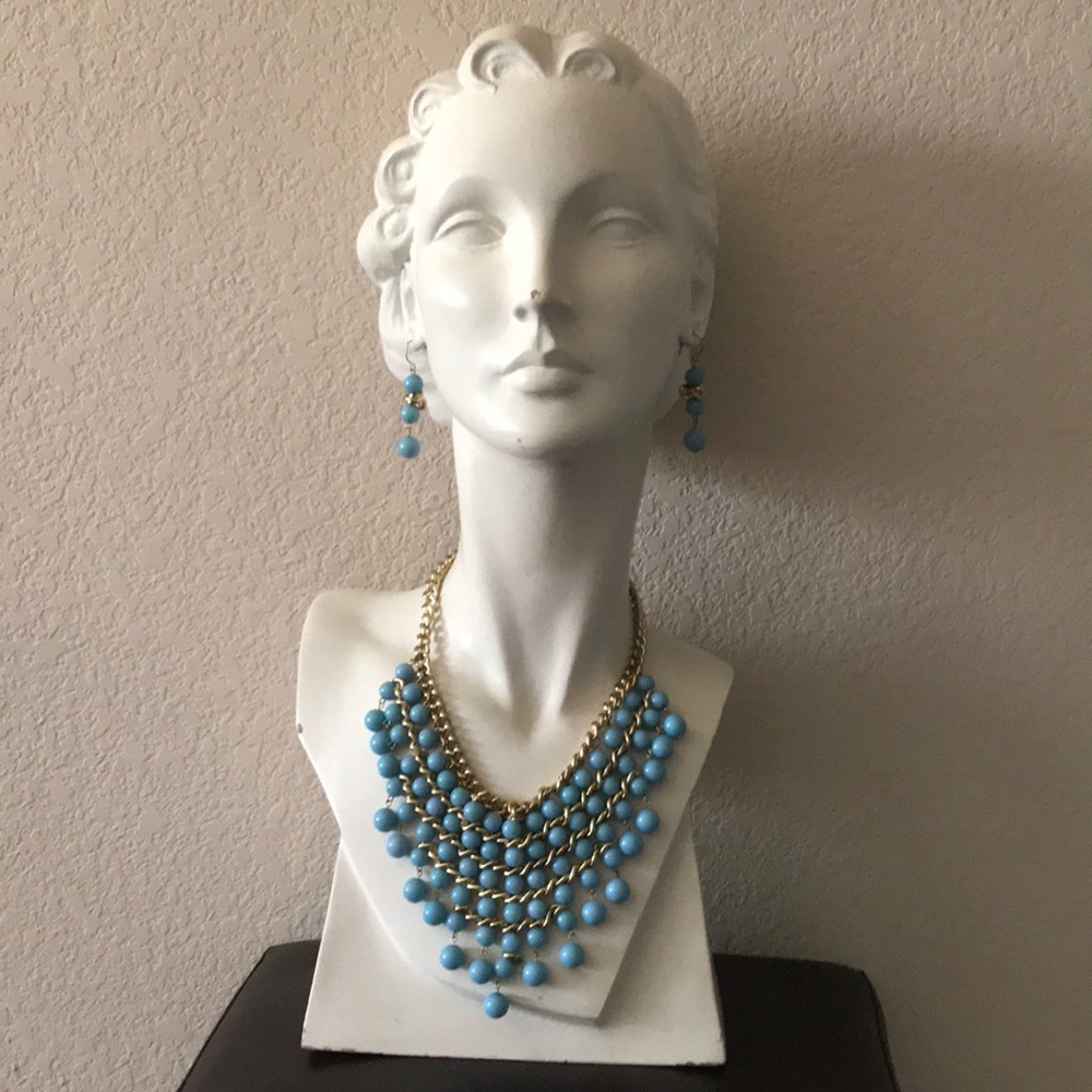 Necklace and earrings set